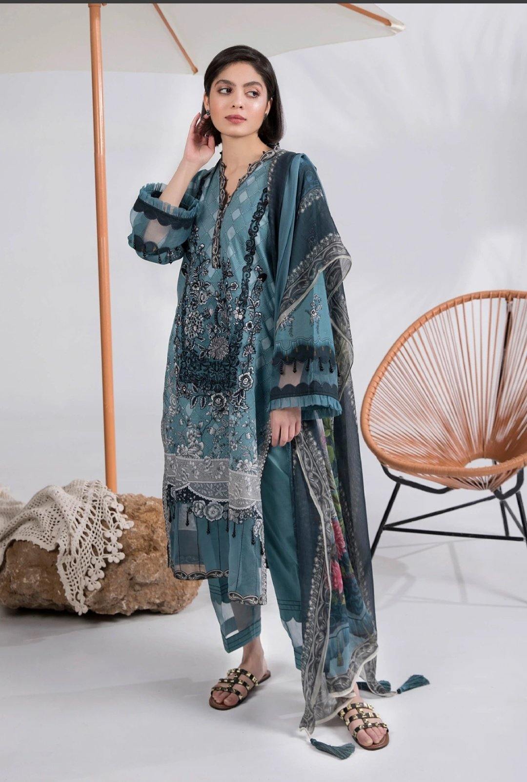 img_sapphire_lawn_collection_2020_awwal_boutique