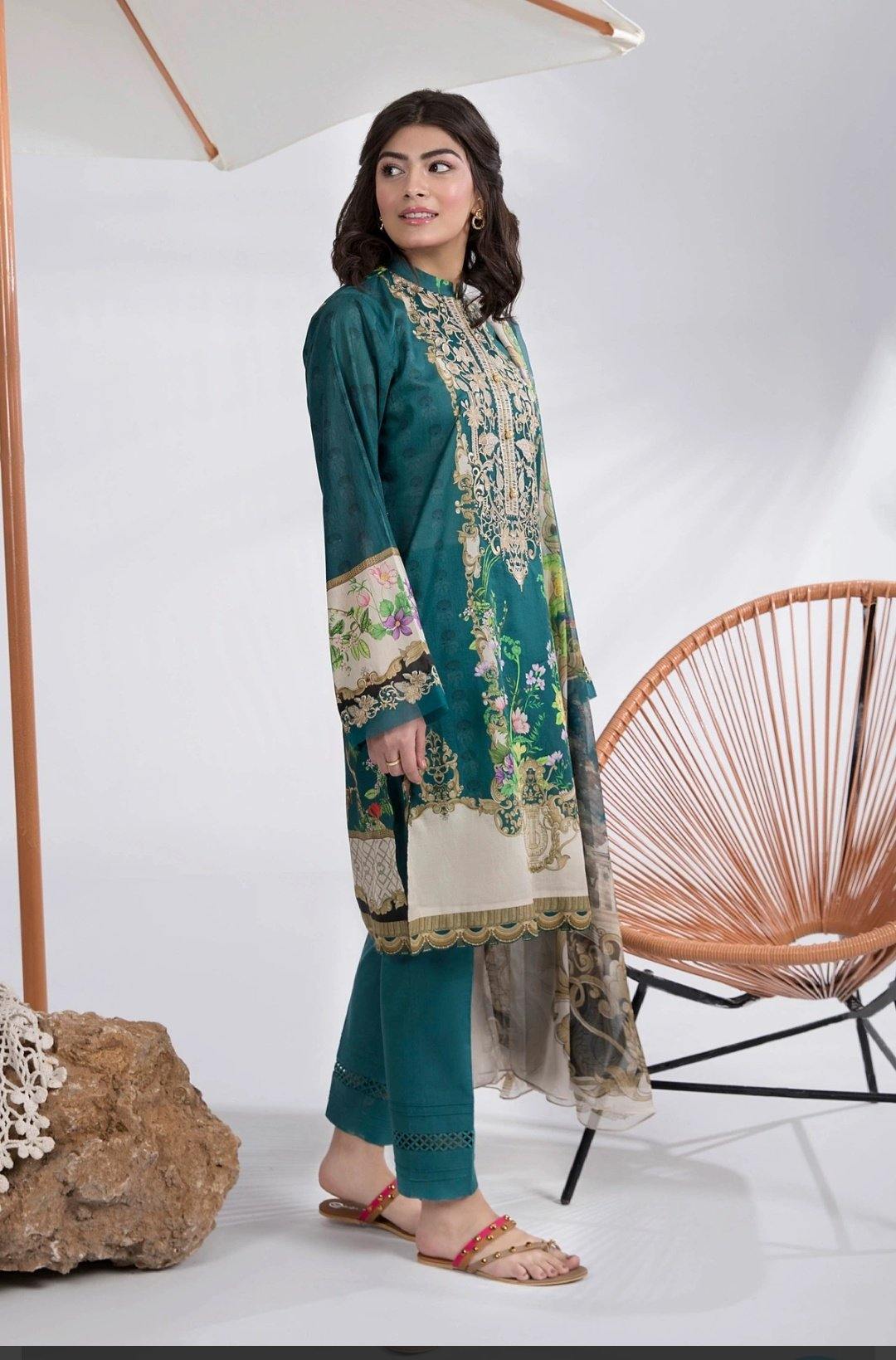 img_sapphire_lawn_collection_2020_awwal_boutique