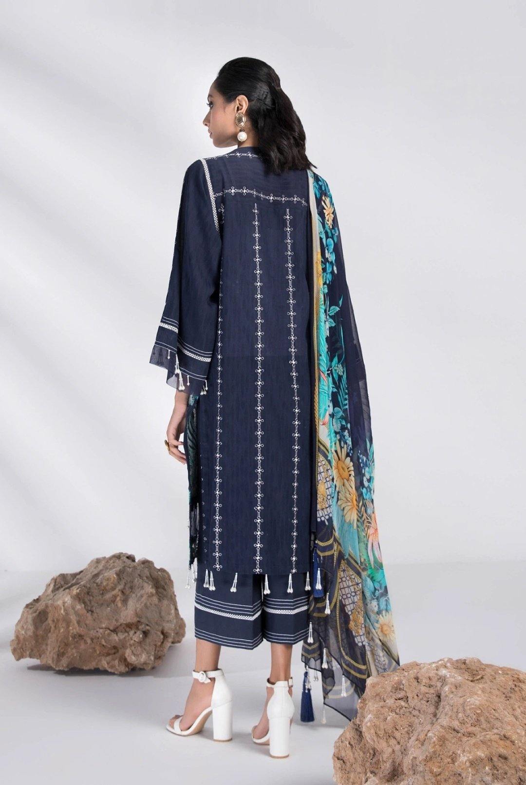 img_sapphire_lawn_collection_2020_awwal_boutique