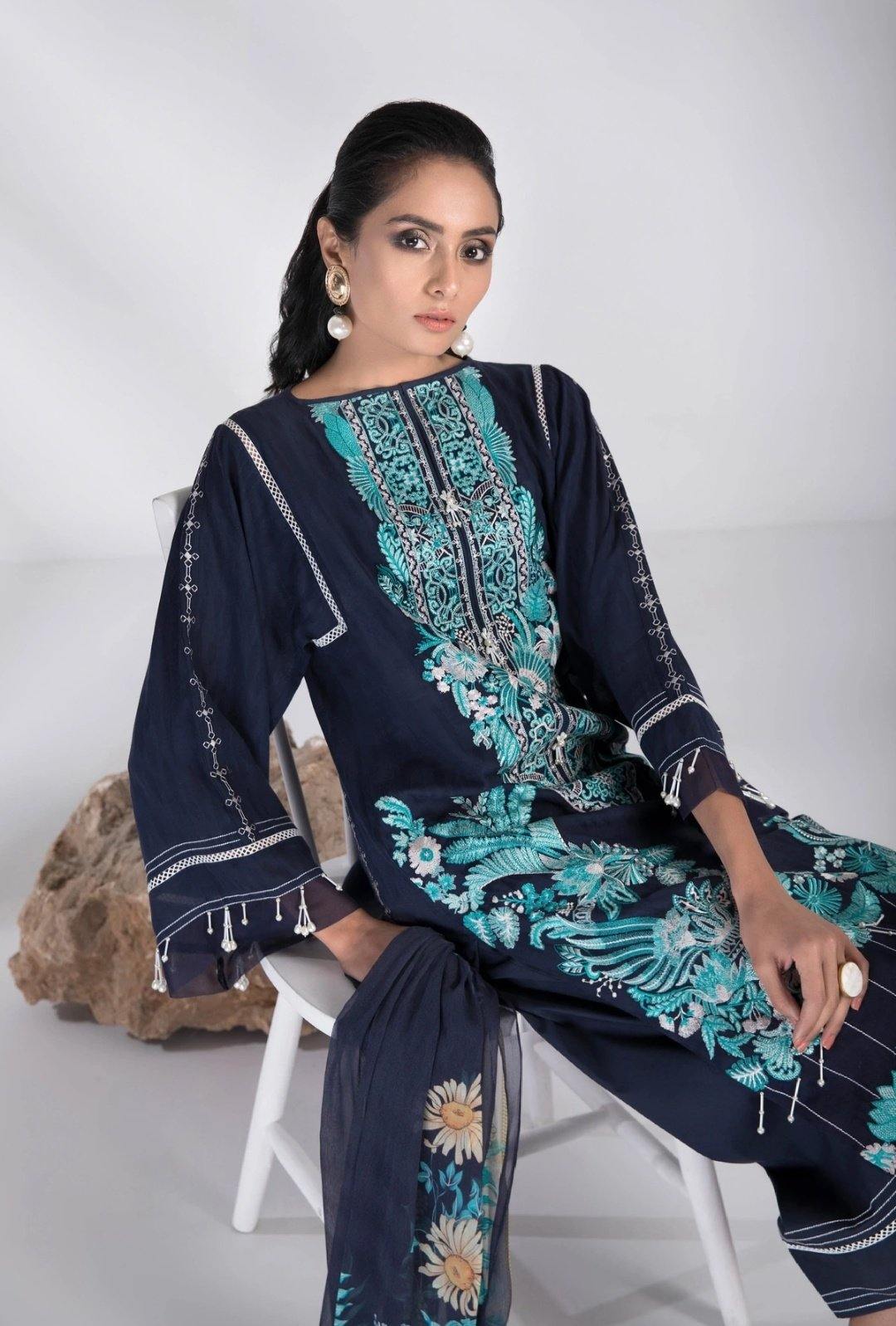 img_sapphire_lawn_collection_2020_awwal_boutique