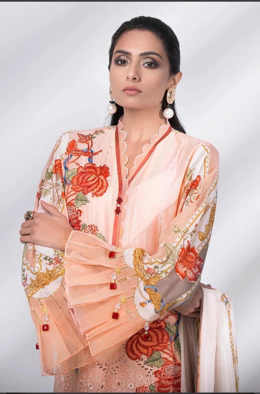 img_sapphire_lawn_collection_2020_awwal_boutique