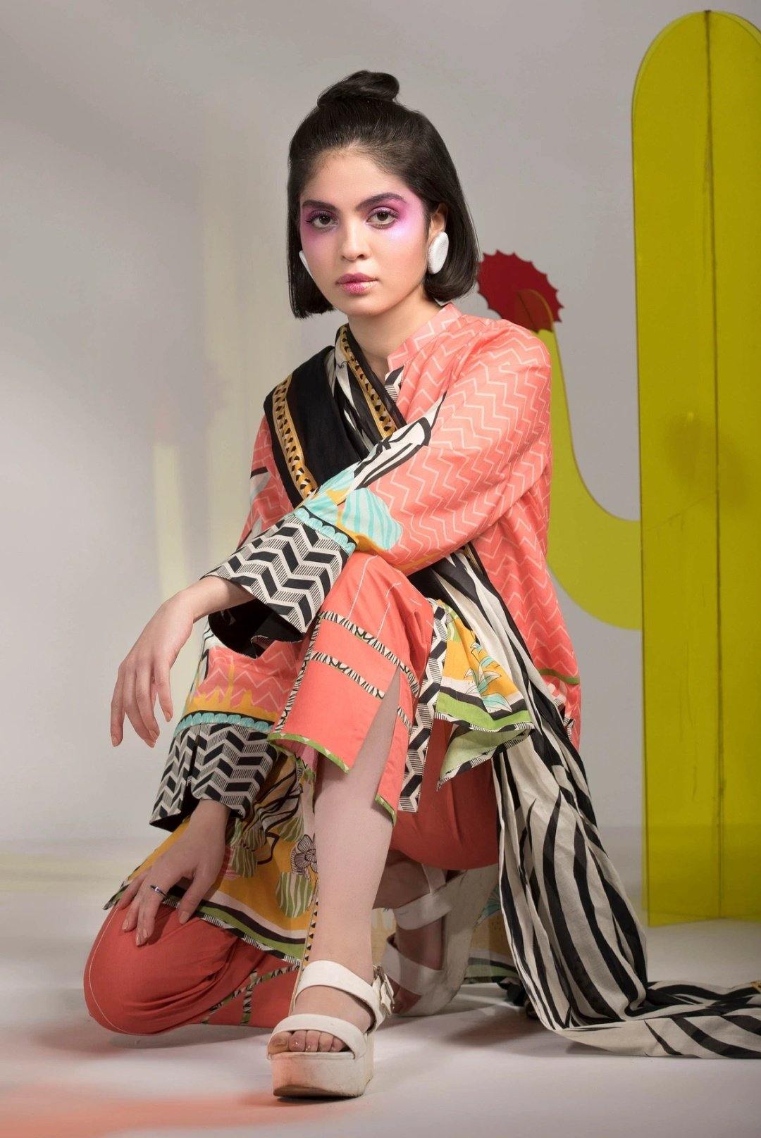 img_sapphire_lawn_collection_2020_awwal_boutique