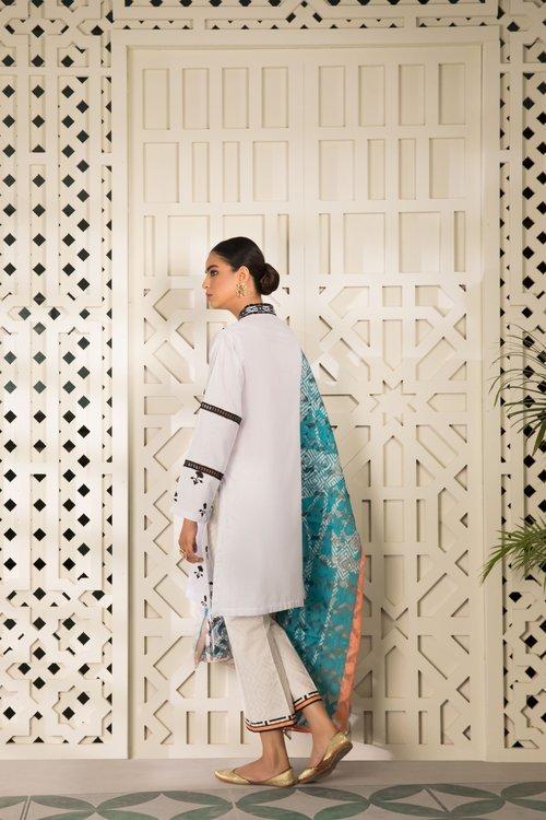 img_sapphire_lawn_collection_2020_awwal_boutique