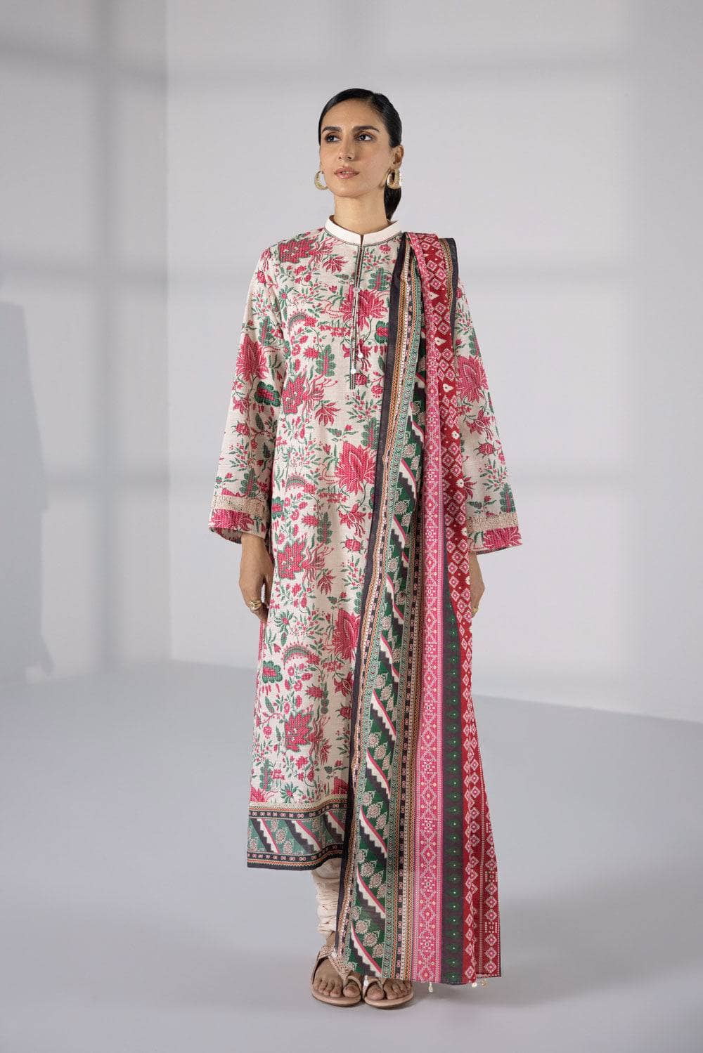 img_sapphire_day_to_day_khaddar_awwal_boutique