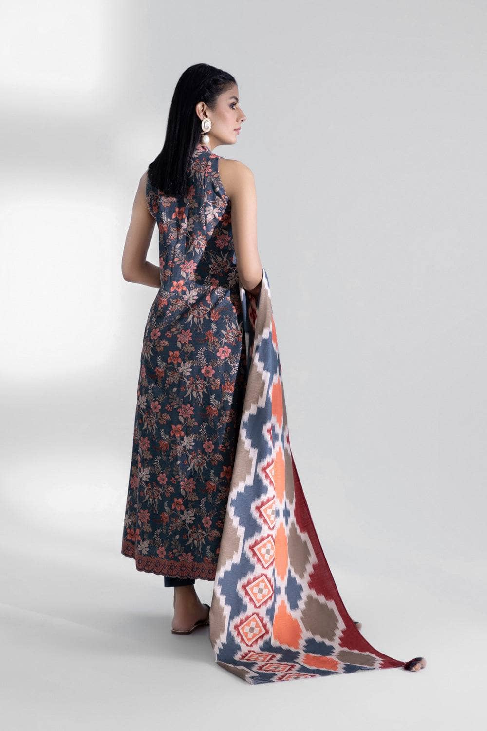 Img_sapphire_winter_2022_awwal_boutique