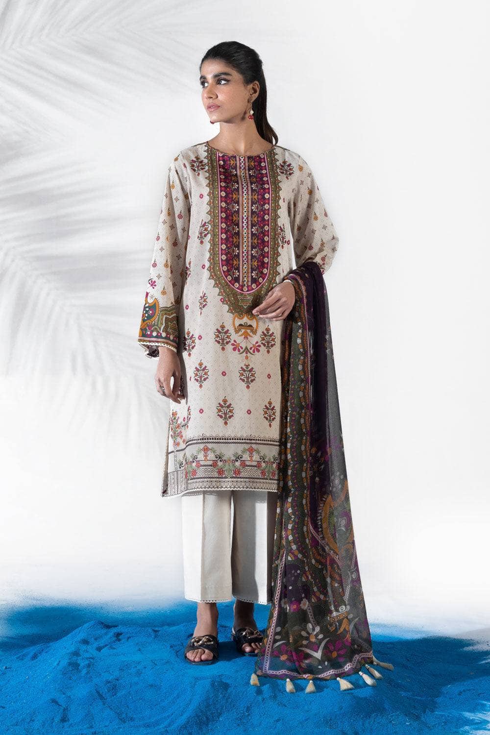 img_sapphire_laqn_21_awwal_boutique