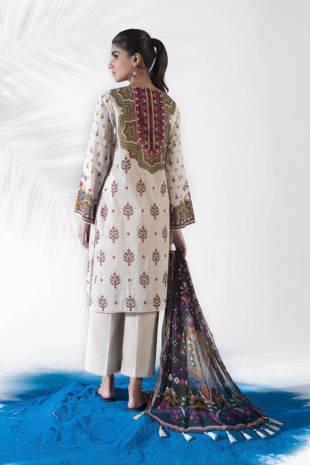 img_sapphire_lawn_22_awwal_boutique