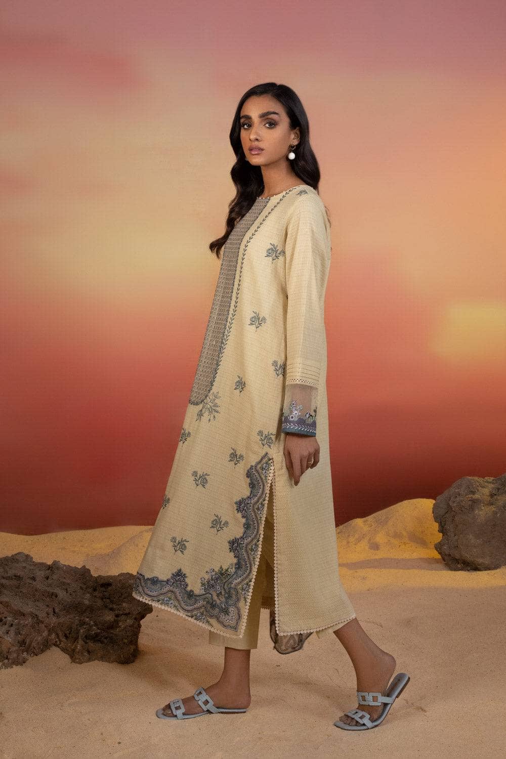 img_sapphire_lawn_22_awwal_boutique