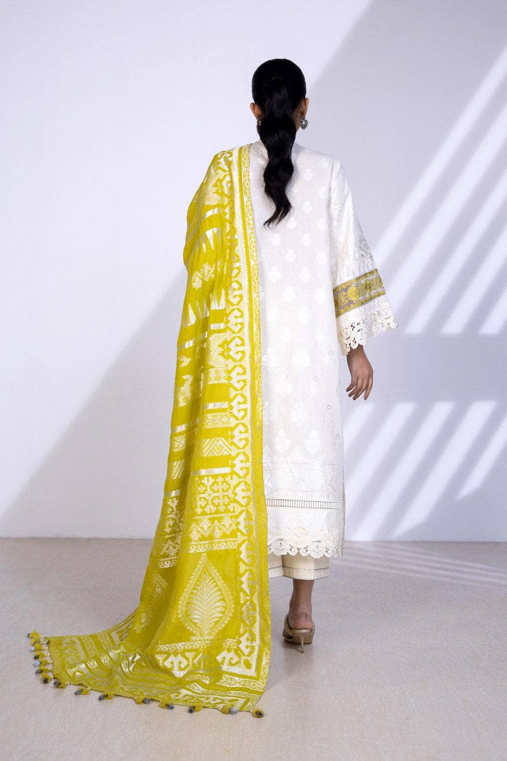 img_sapphire_lawn_2022_awwal_boutique
