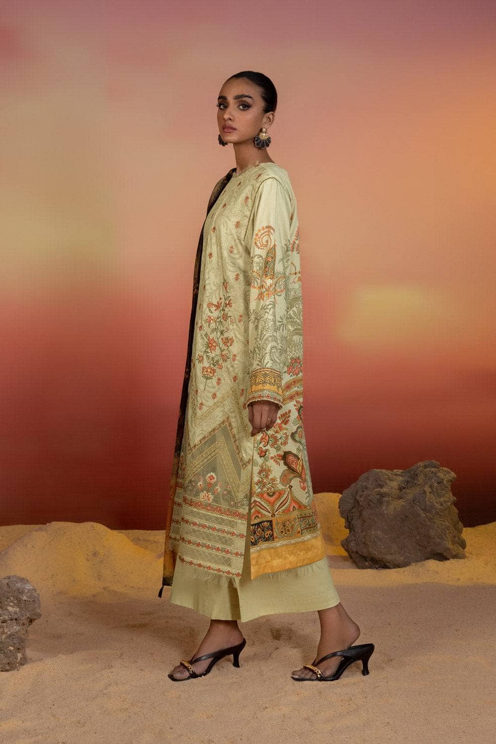 img_sapphire_lawn_22_awwal_boutique