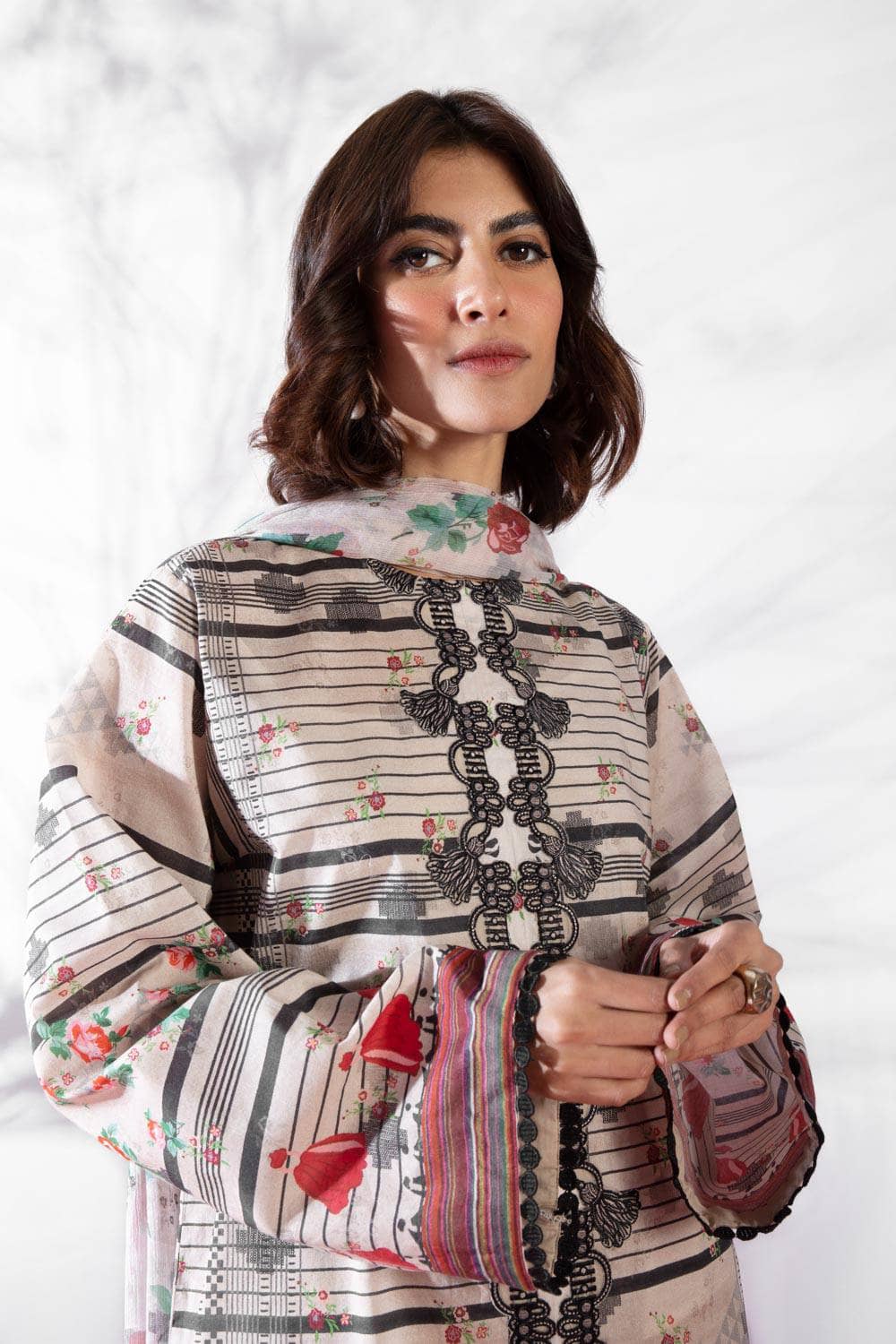 img_sapphire_lawn_22_awwal_boutique