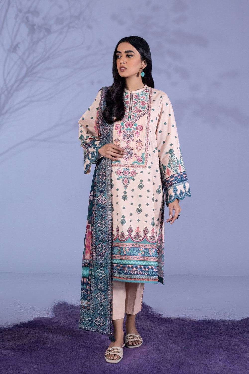 img_sapphire_lawn_22_awwal_boutique
