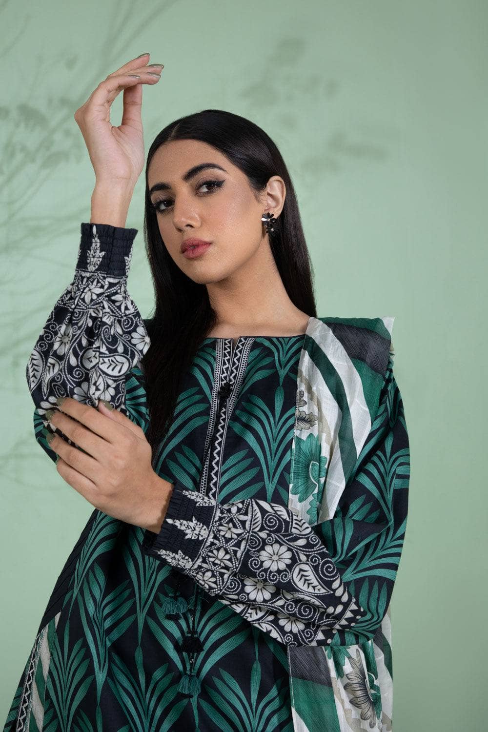 img_sapphire_lawn_22_awwal_boutique