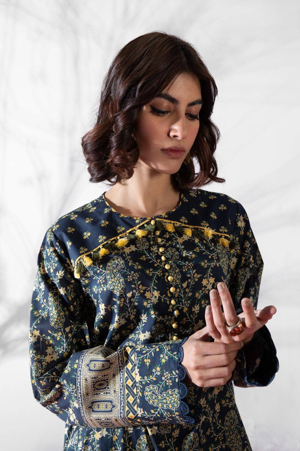 Img_sapphire_lawn_22_awwal_boutique