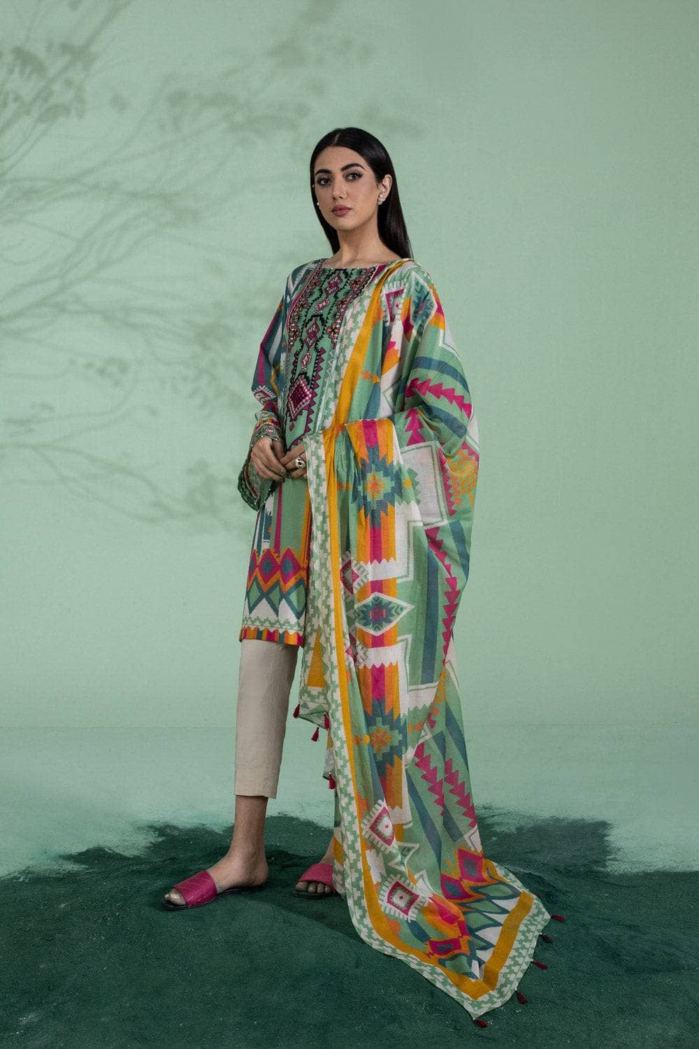 img_sapphire_lawn_22_awwal_boutique