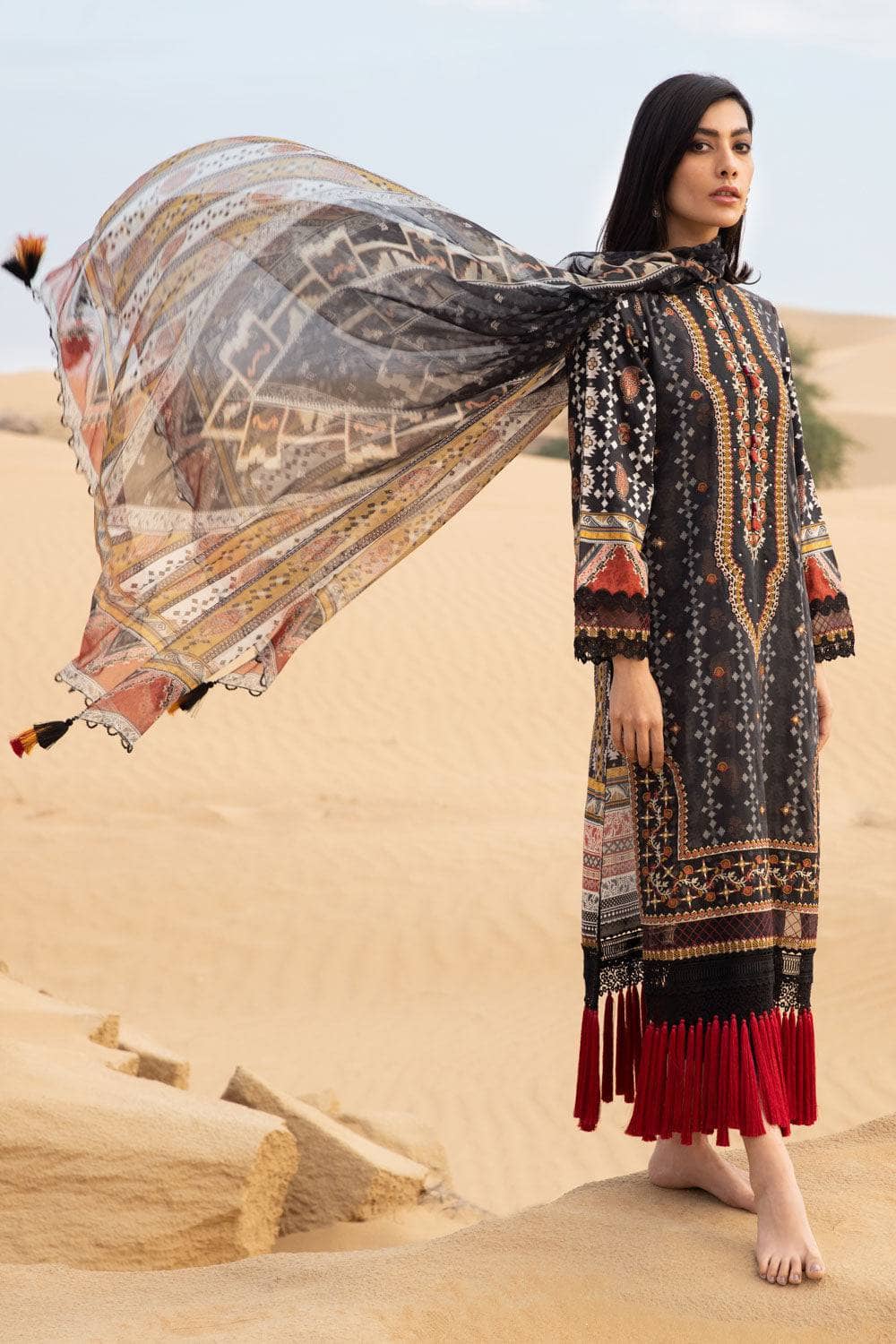 Img_sapphire_lawn_22_awwal_boutique
