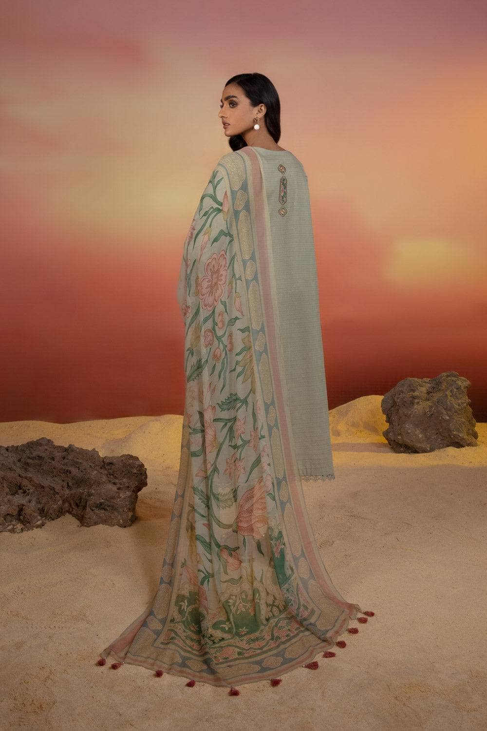 Img_sapphire_lawn_22_awwal_boutique