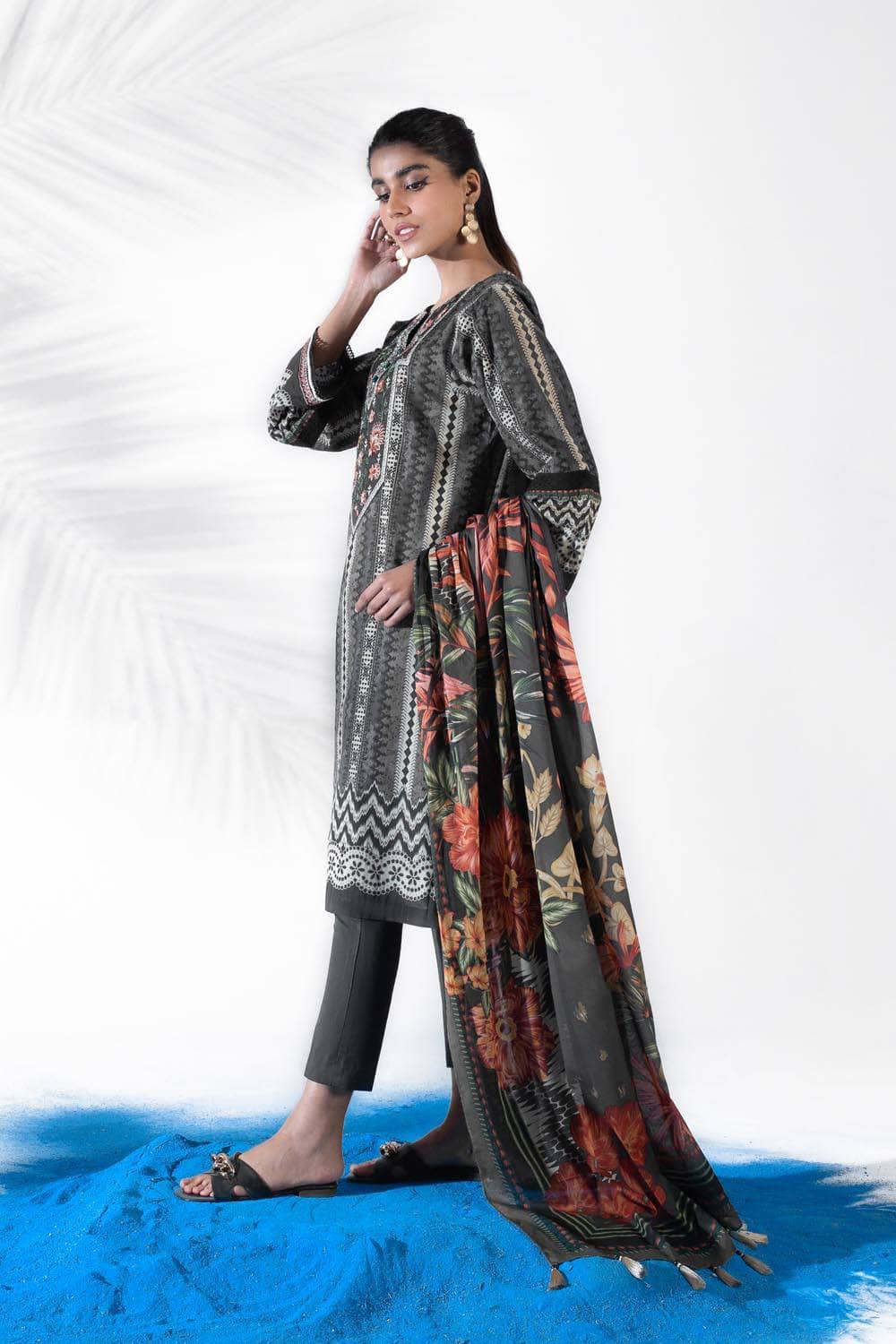 img_sapphire_lawn_22_awwal_boutique