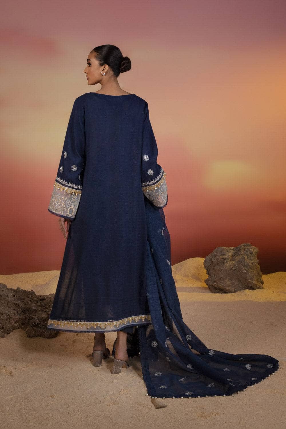 img_sapphire_lawn_22_awwal_boutique