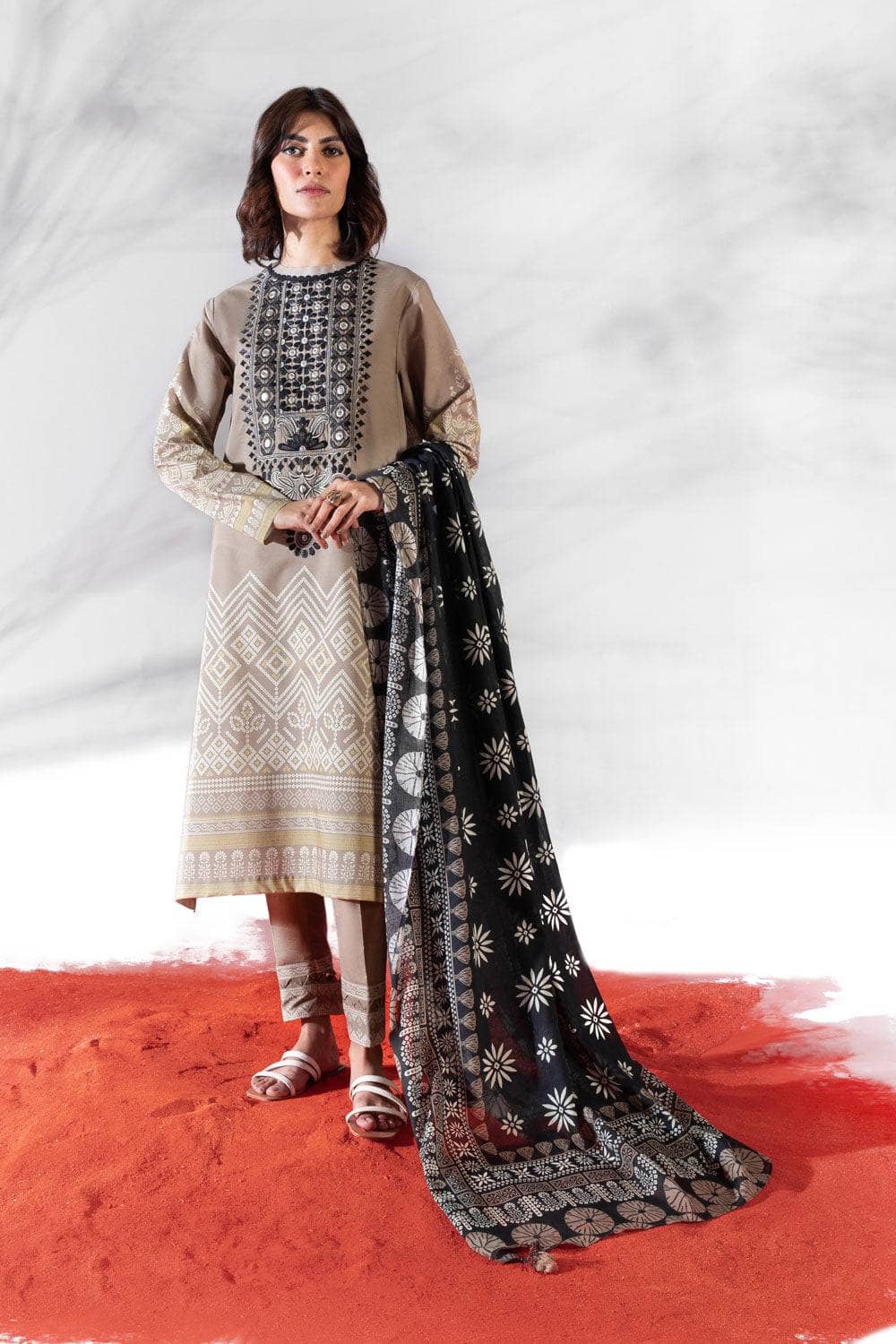 img_sapphire_lawn_2022_awwal_boutique