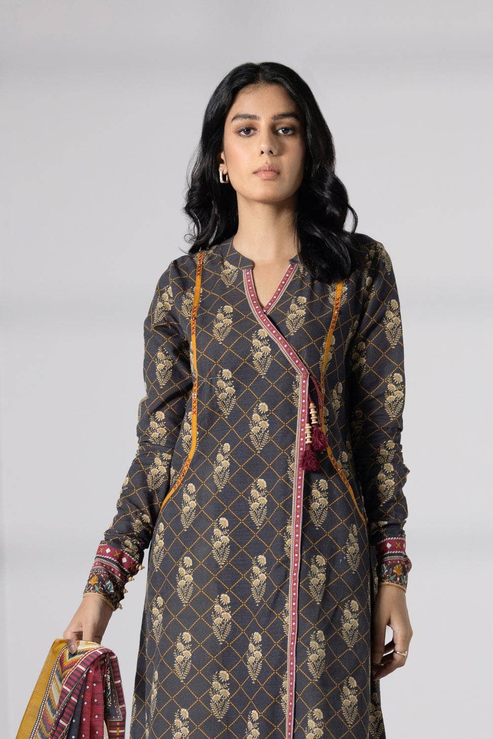 img_sapphire_day_to_day_khaddar_awwal_boutique