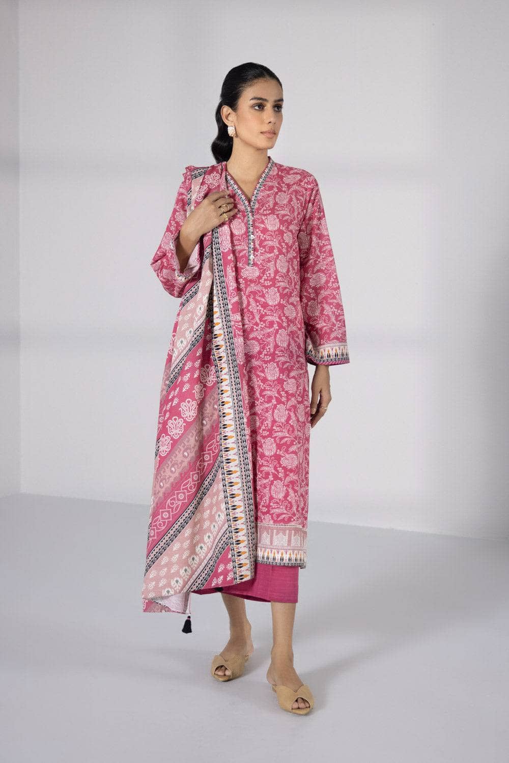 img_sapphire_day_to_day_khaddar_awwal_boutique