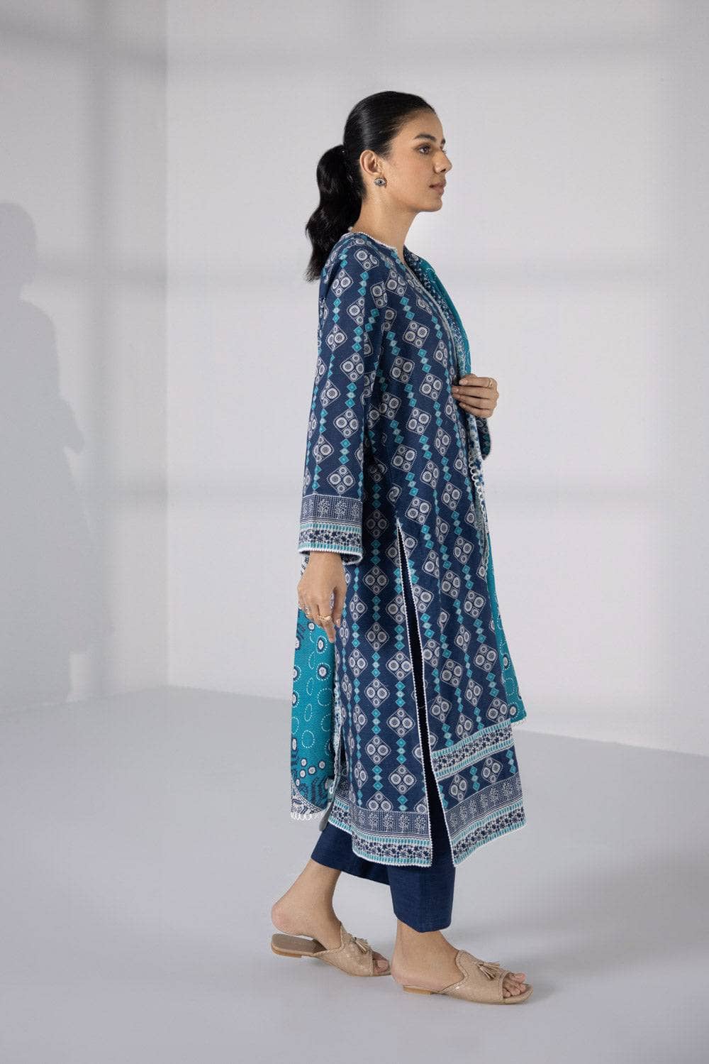 img_sapphire_day_to_day_khaddar_awwal_boutique
