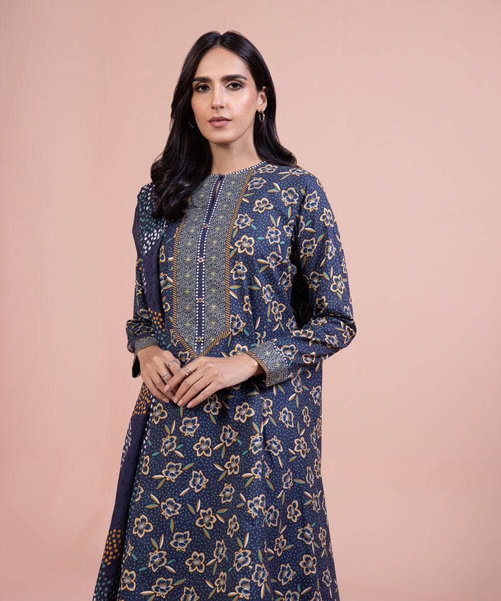 Img_sapphire_day_to_day_lawn_23_awwal_boutique_awwal_boutique