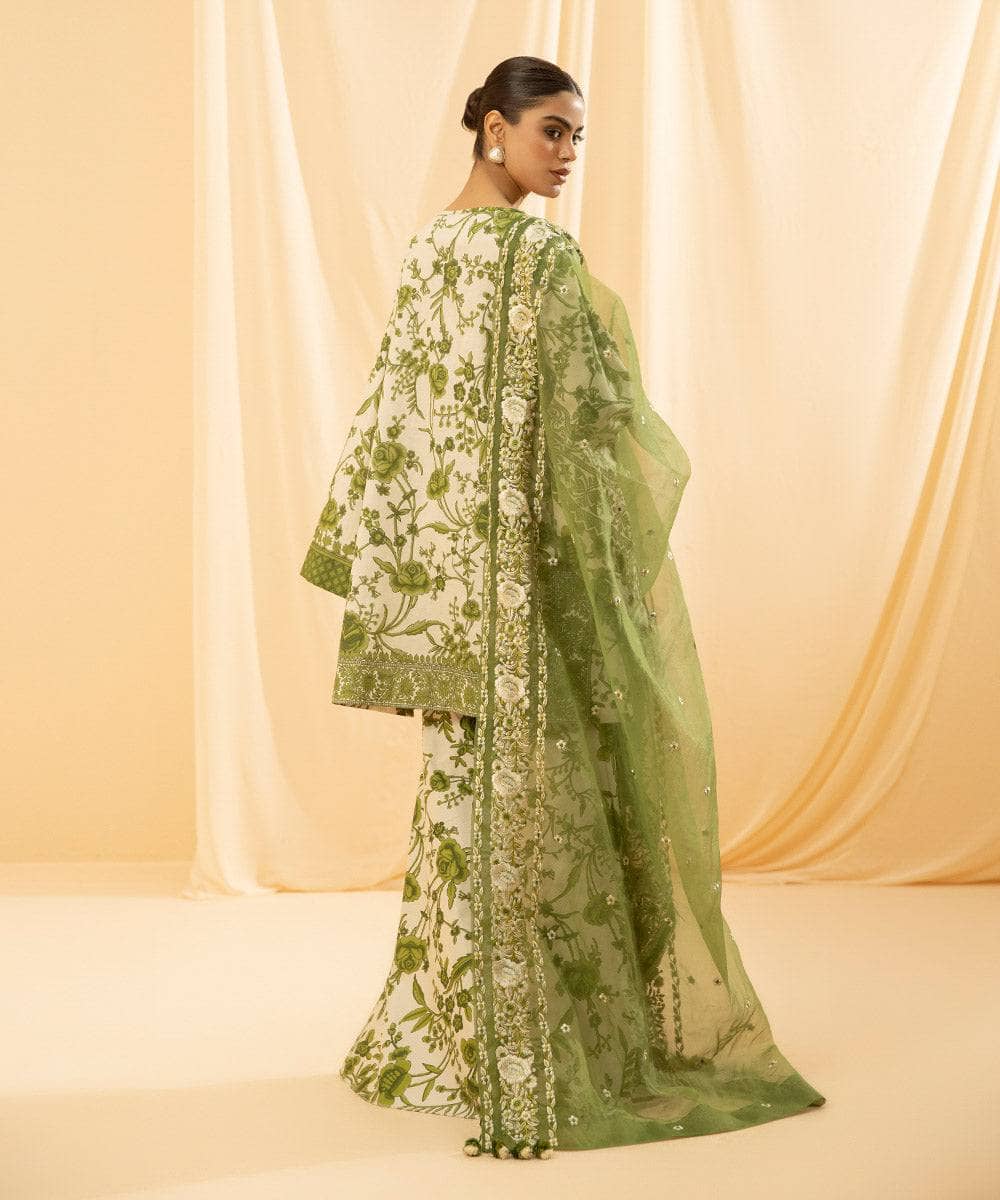 img_sapphire_lawn_23_awwal_boutique