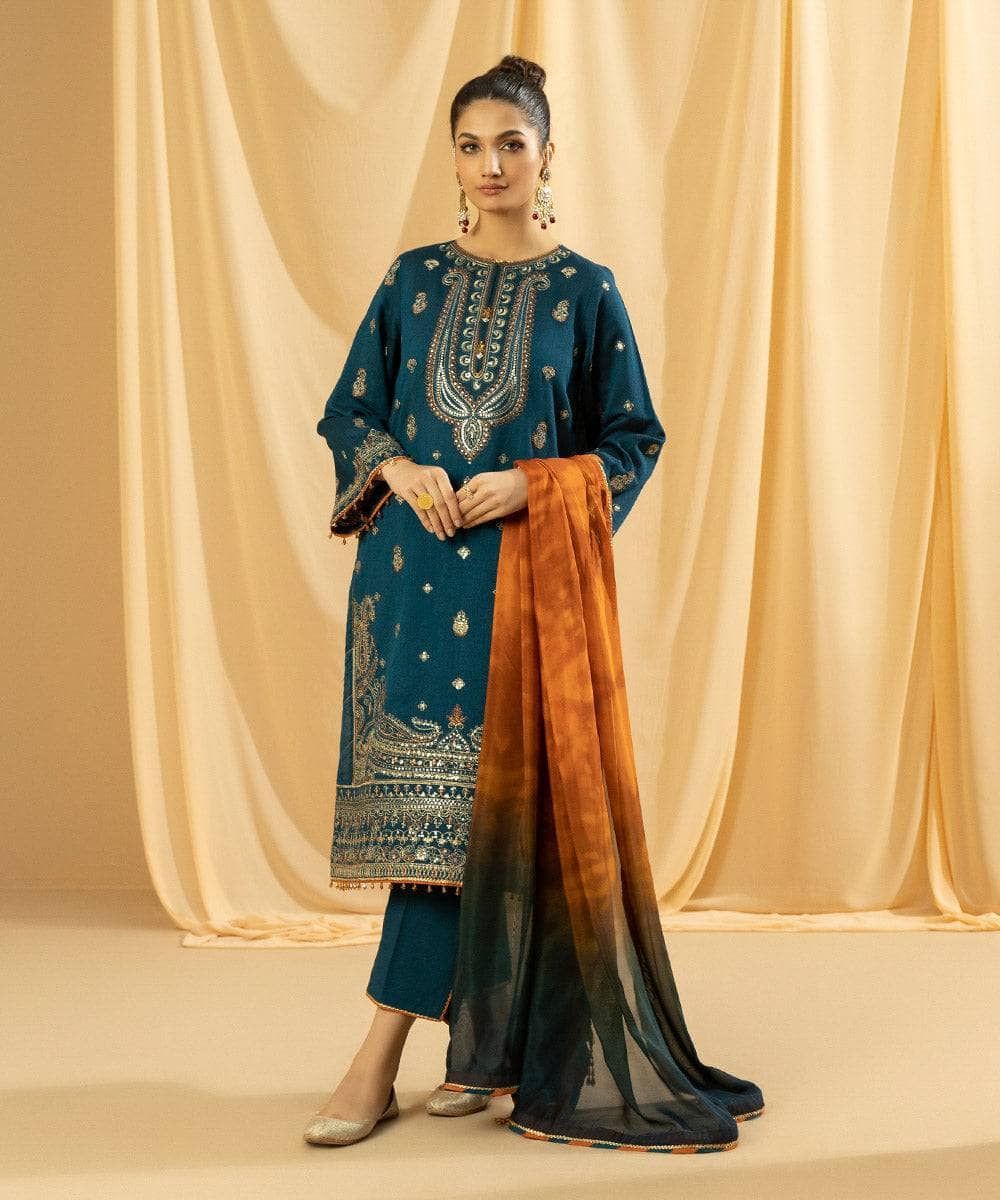 Img_sapphire_lawn_23_awwal_boutique