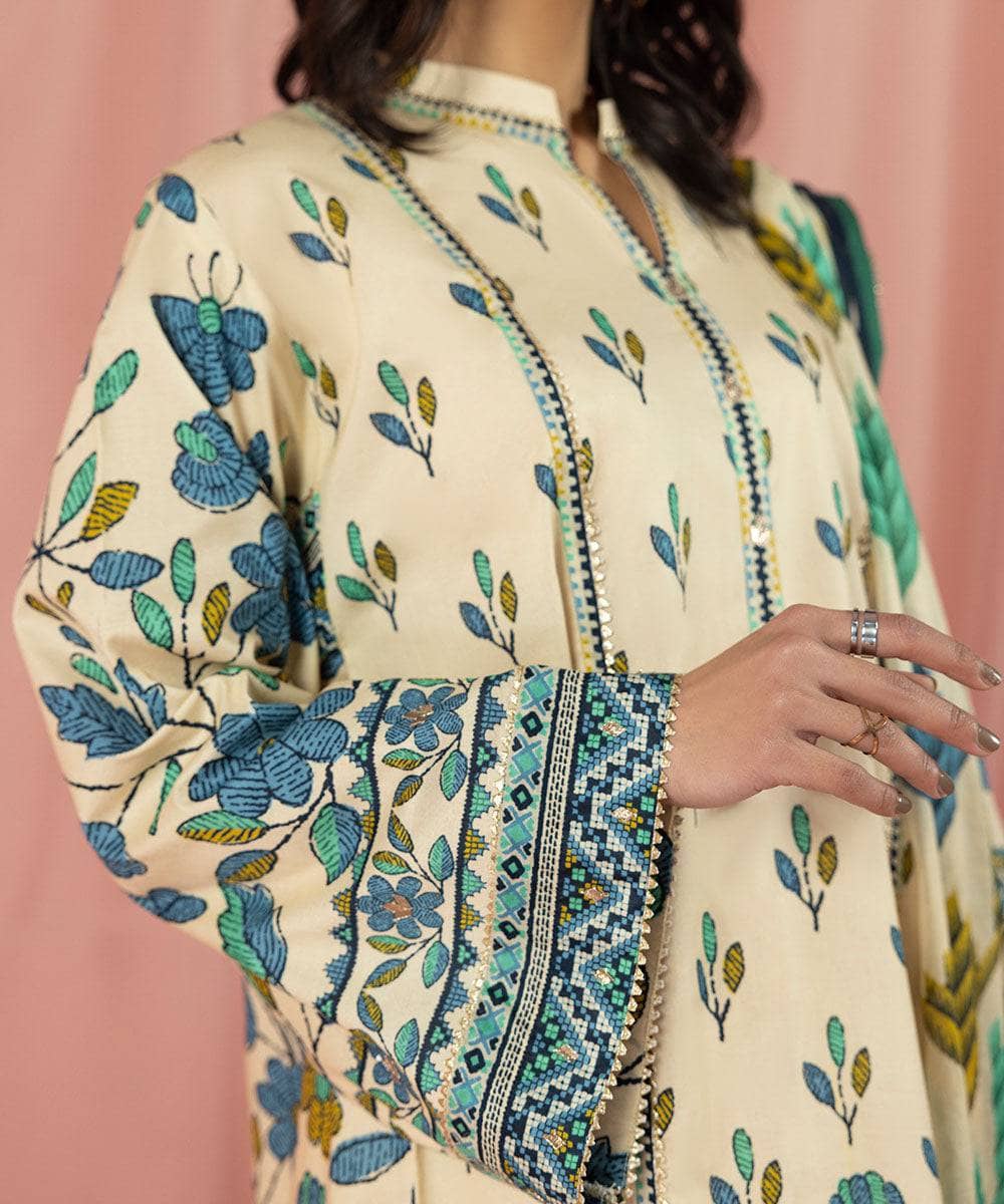img_sapphire_lawn_23_awwal_boutique