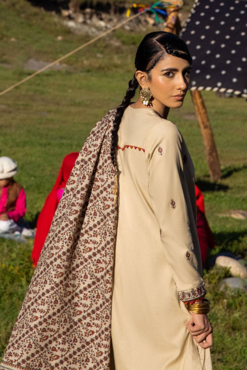 img_sapphire_winter_2022_awwal_boutique