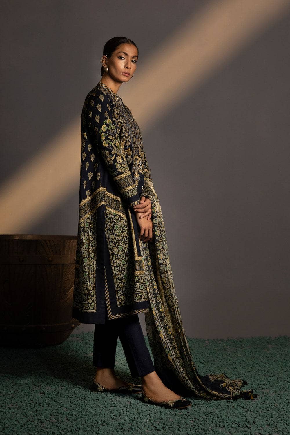 Img_sapphire_winter_2022_awwal_boutique