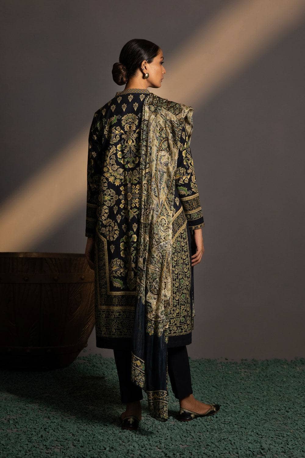Img_sapphire_winter_2022_awwal_boutique