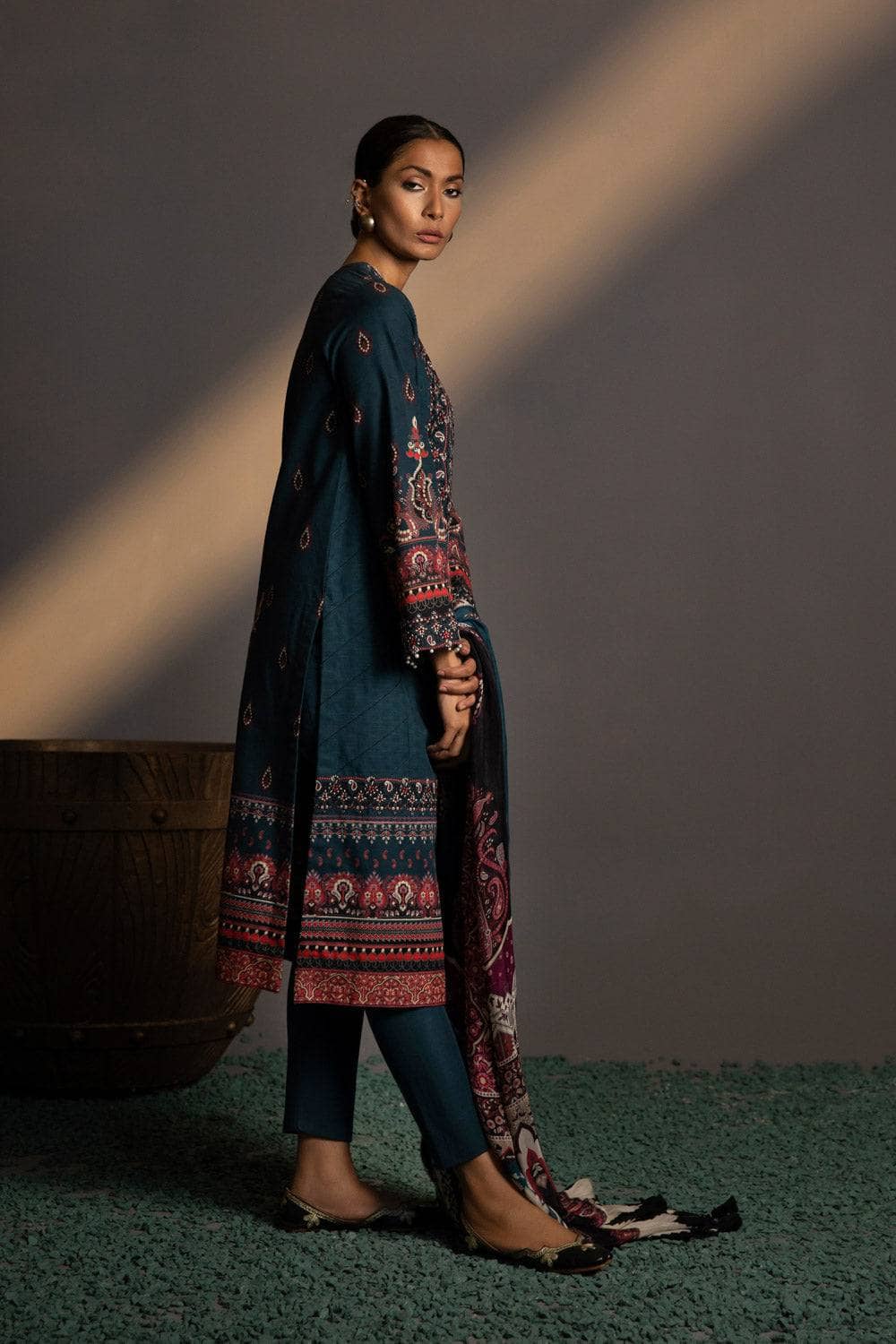 Img_sapphire_winter_2022_awwal_boutique