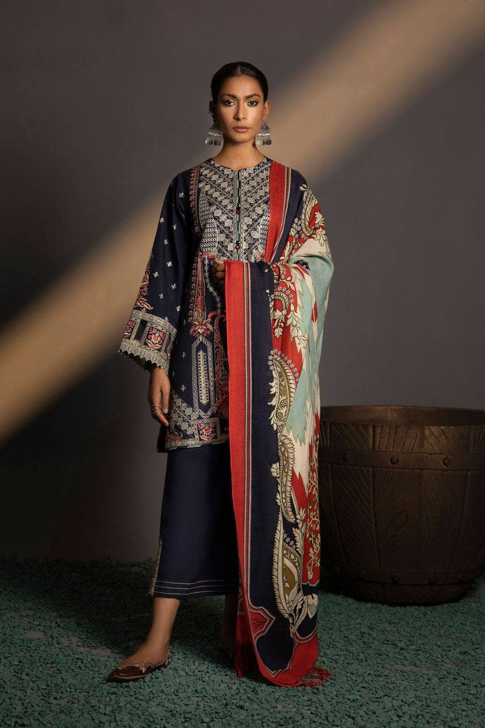 Img_sapphire_winter_2022_awwal_boutique