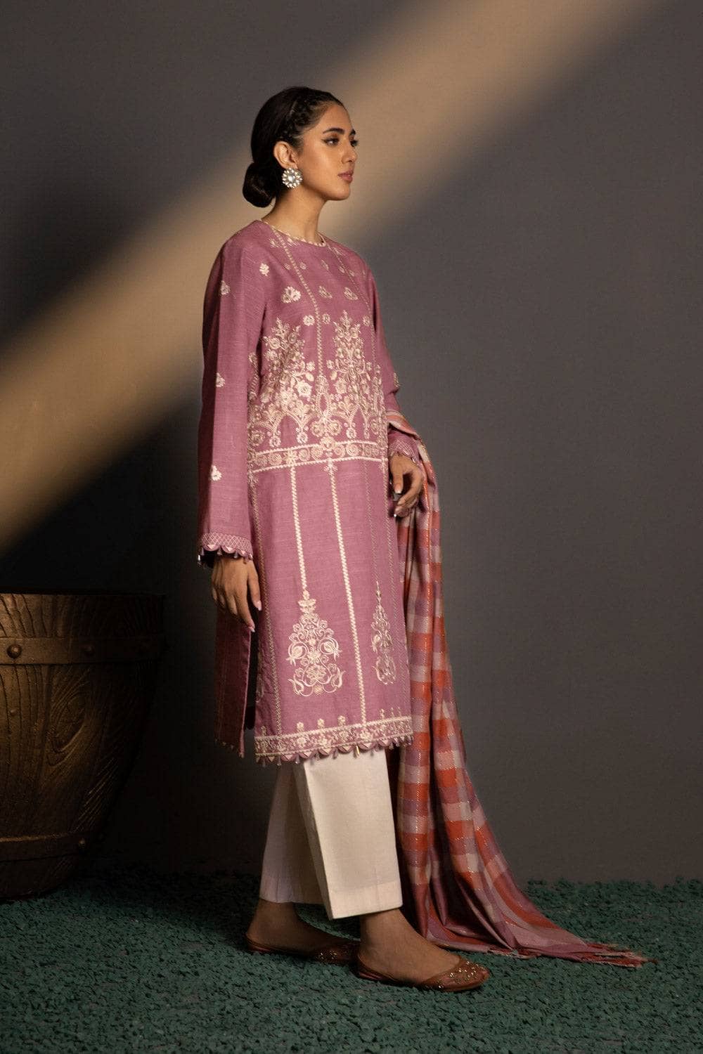 Img_sapphire_winter_2022_awwal_boutique