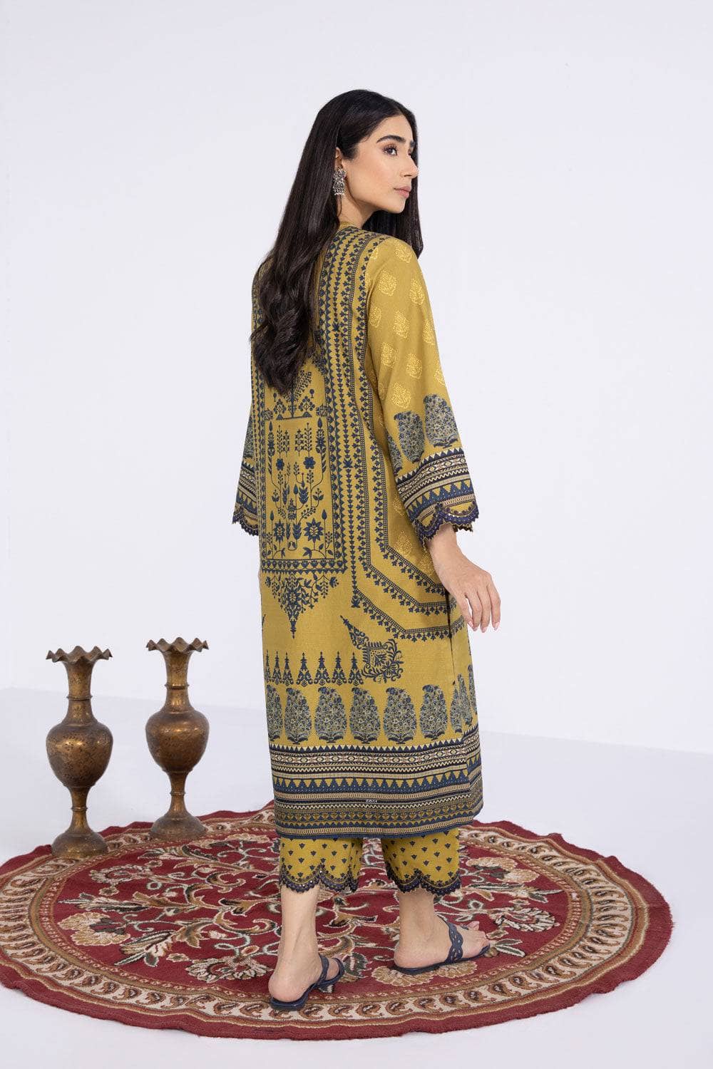 img_sapphire_winter_2022_awwal_boutique