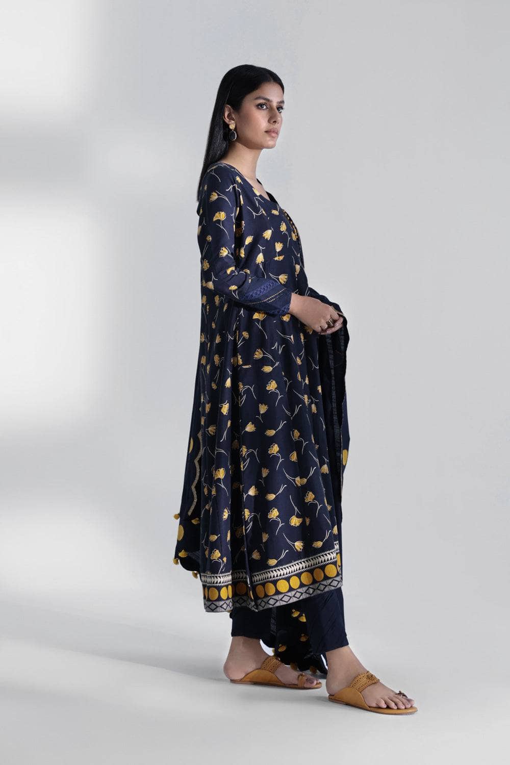img_sapphire_winter_2022_awwal_boutique