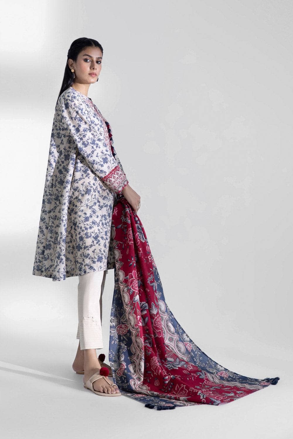 img_sapphire_winter_2022_awwal_boutique