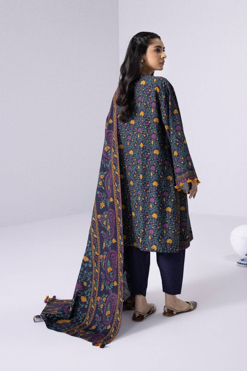 img_sapphire_winter_2022_awwal_boutique