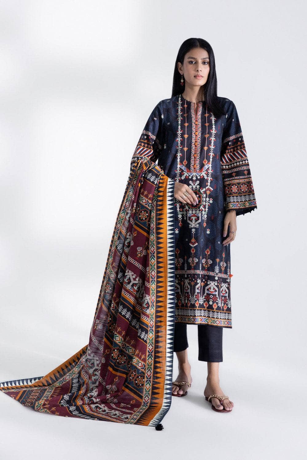 img_sapphire_winter_2022_awwal_boutique