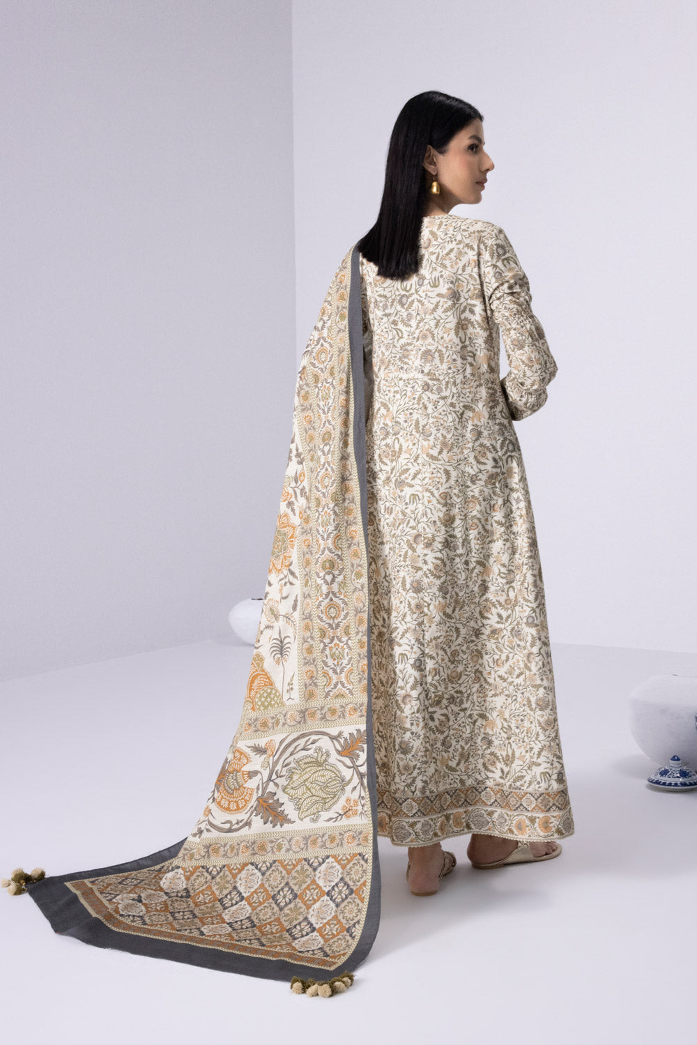 img_sapphire_winter_2022_awwal_boutique