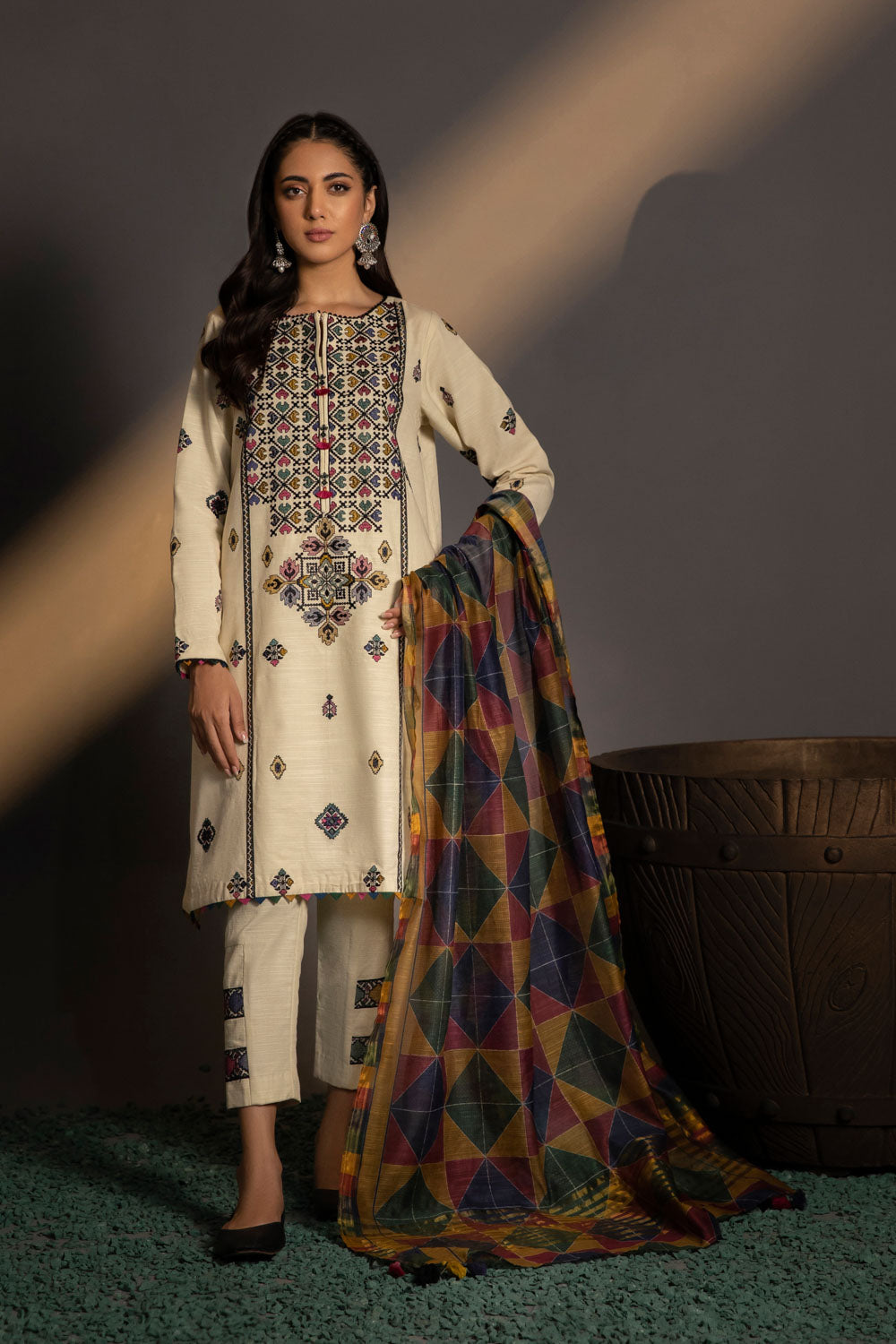 img_sapphire_winter_2022_awwal_boutique
