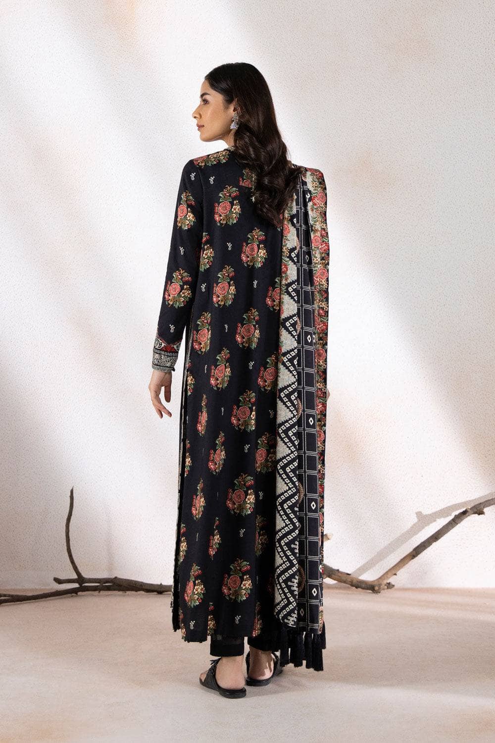 Img_sapphire_winter_2022_awwal_boutique