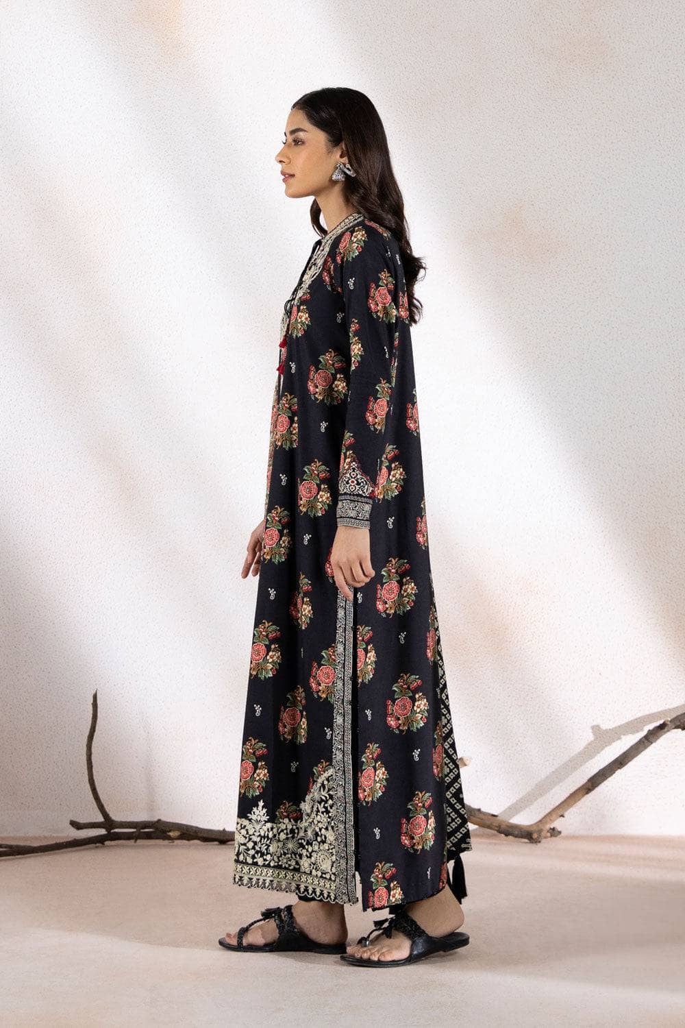 Img_sapphire_winter_2022_awwal_boutique