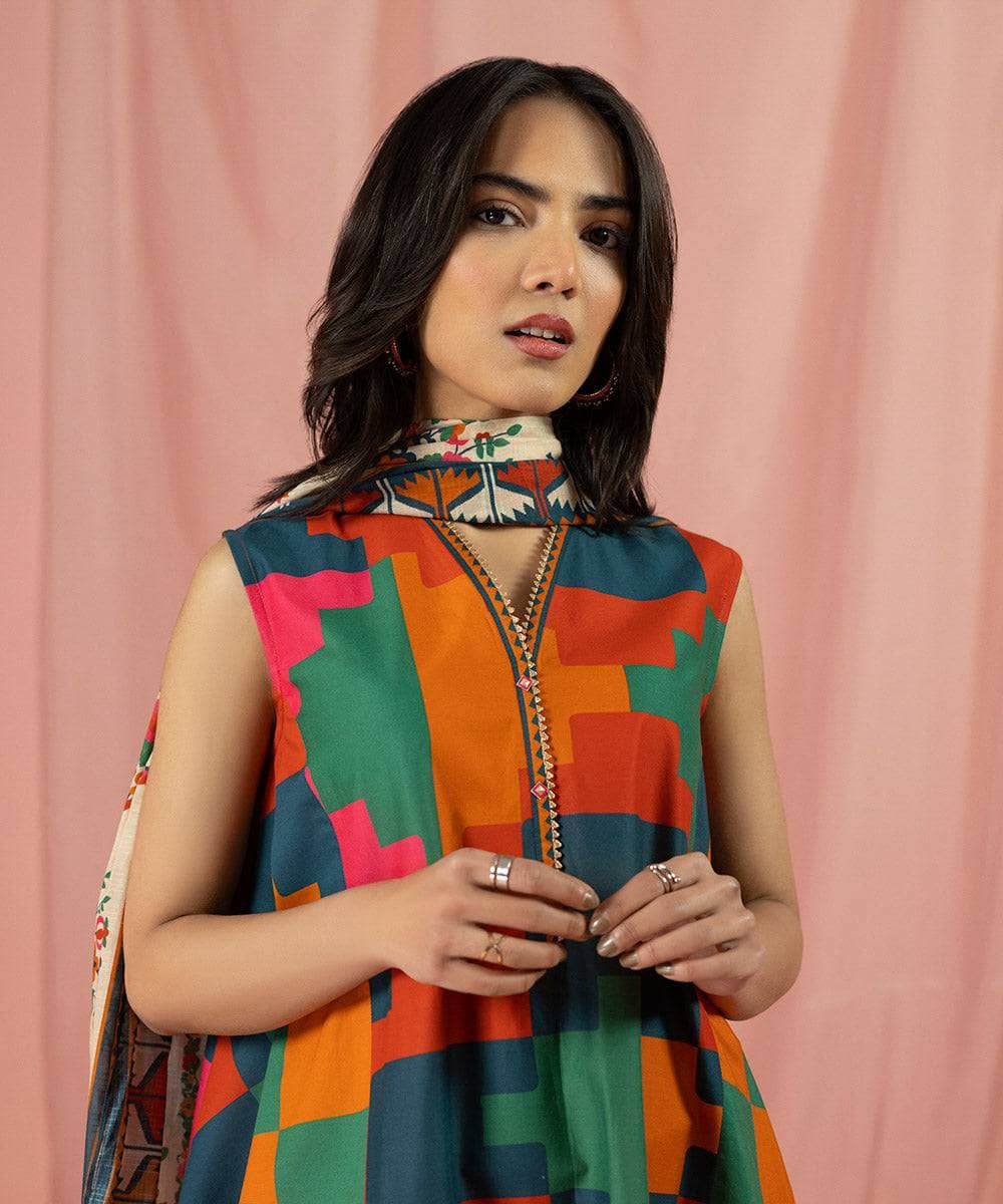 Img_sapphire_lawn_23_awwal_boutique