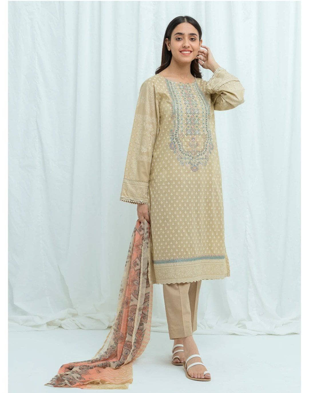 img_beechtree_lawn_2021_awwal_boutique