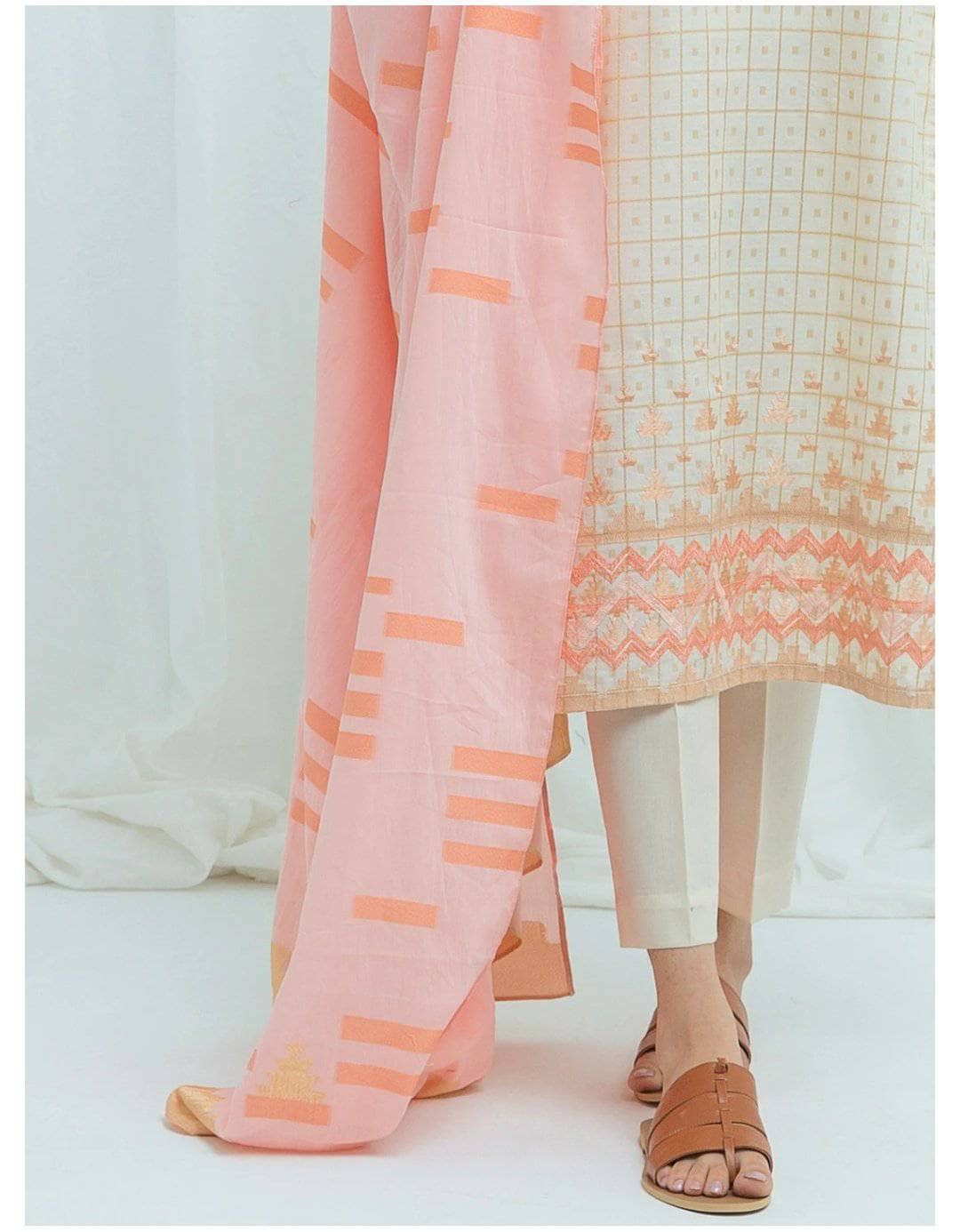 img_beechtree_lawn_2021_awwal_boutique