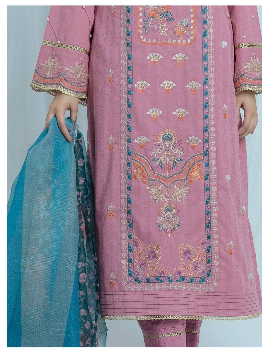 img_beechtree_lawn_2021_awwal_boutique